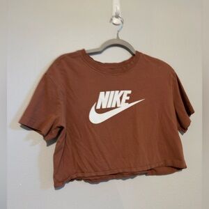 Nike cropped tee